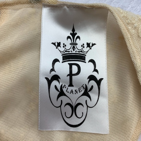 DESIGNER CREAM LACE DRESS - Picture 4 of 9